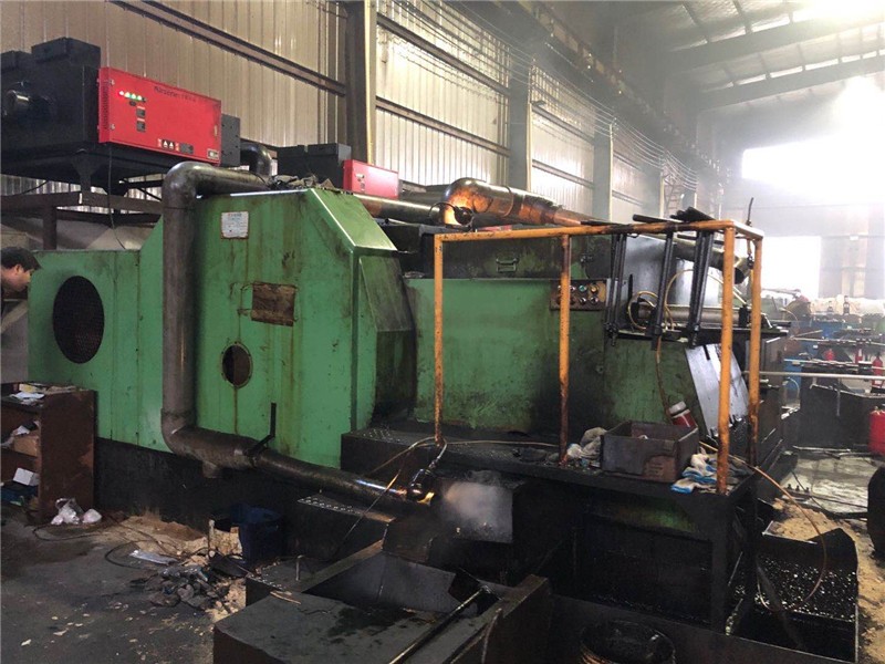 油压机设备吊装卸车，工厂搬迁